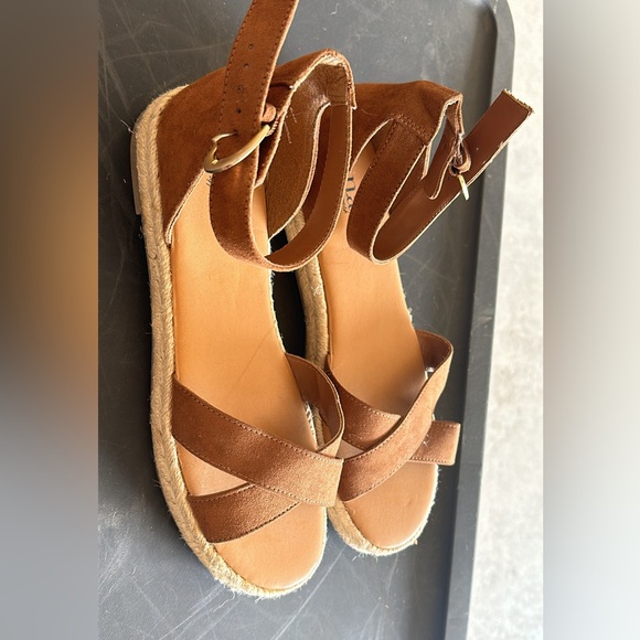 Perfect for Summertime - Ana Espadrille Sandals (Never Worn) - Picture 2 of 3